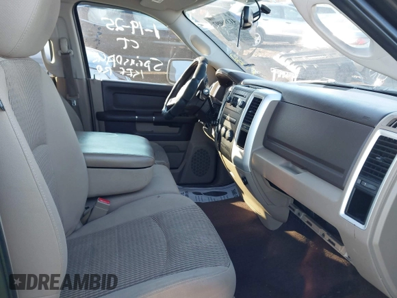 2009 Dodge 1500 Laramie z VIN 1D3HV13T49S730776, wystawiony jako IAAI lot #41396097 z przebiegiem 206 684 mil mil oraz . Historia ofert i sprzedaży dostępna na DreamBid. Obrazek 5.