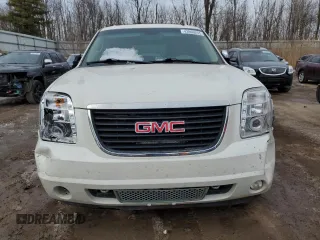 2011 GMC Yukon XL SLT with VIN 1GKS1KE06BR217663, listed as a Copart auction lot 43960245 with 215,703 mi miles and Salvage Title. Bid and sale history available at carsss.com. Image 5.
