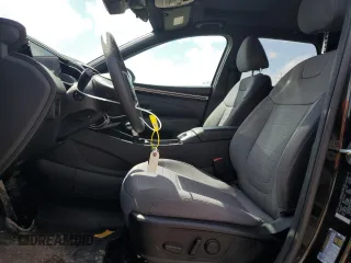 2024 Hyundai Santa Cruz SEL z VIN 5NTJC4DEXRH120561, wystawiony jako Copart lot #51773765 z przebiegiem 8 419 mil mil oraz Szkoda całkowita • Salvage title. Historia ofert i sprzedaży dostępna na DreamBid. Obrazek 7.