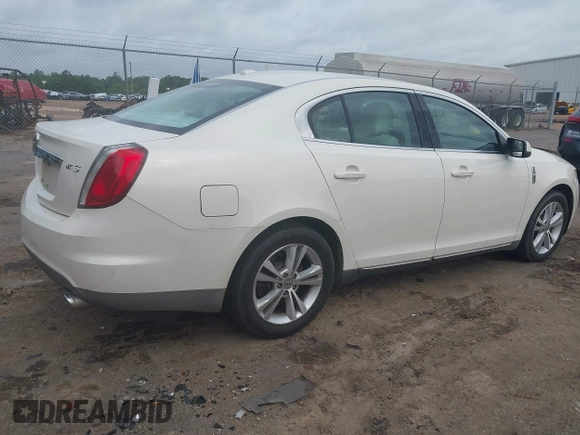 2009 Lincoln MKS z VIN 1LNHM93R69G618185, wystawiony jako IAAI lot #42256398 z przebiegiem 178 805 mil mil oraz . Historia ofert i sprzedaży dostępna na DreamBid. Obrazek 4.