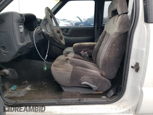 1996 GMC Sonoma SLS with VIN 1GTCS19X3TK531229, listed as a Copart auction lot 41438365 with 0 mi miles and Salvage Title. Bid and sale history available at carsss.com. Image 7.