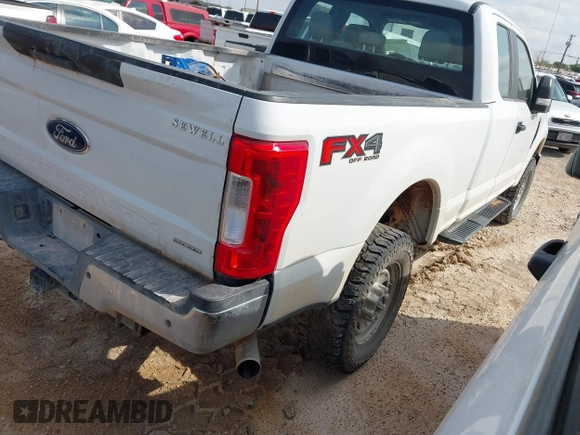 2019 Ford F-250 XL with VIN 1FT7X2B62KEG56083, listed as a IAAI auction lot 42452430 with 150,903 mi miles and . Bid and sale history available at DreamBid. Image 4.