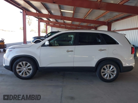 2015 Kia Sorento EX with VIN 5XYKU4A74FG577696, listed as a IAAI auction lot 41870637 with 129,400 mi miles. Bid and sale history available at carsss.com. Image 14.