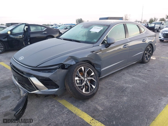 2025 Hyundai Sonata SEL with VIN KMHL64JA6SA435284, listed as a IAAI auction lot 41970934 with 6,319 mi miles. Bid and sale history available at carsss.com. Image 2.