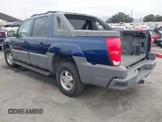 2002 Chevrolet Avalanche z VIN 3GNEC13T42G117403, wystawiony jako IAAI lot #41086264 z przebiegiem 237 188 mil mil oraz . Historia ofert i sprzedaży dostępna na DreamBid. Obrazek 3.