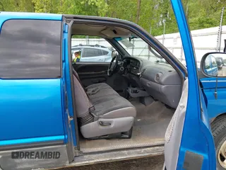 1998 Dodge 1500 z VIN 3B7HC13Z6WG226848, wystawiony jako IAAI lot #42331979 z przebiegiem 280 456 mil mil oraz . Historia ofert i sprzedaży dostępna na DreamBid. Obrazek 5.