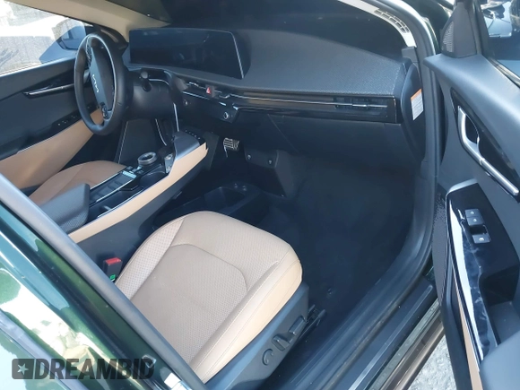 2023 Kia EV6 Wind with VIN KNDC3DLC6P5153657, listed as a IAAI auction lot 40943487 with 10,655 mi miles and . Bid and sale history available at DreamBid. Image 5.