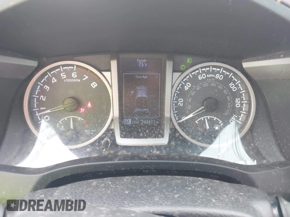 2017 Toyota Tacoma SR5 z VIN 5TFAZ5CN9HX040563, wystawiony jako IAAI lot #42274119 z przebiegiem 244 422 mil mil oraz . Historia ofert i sprzedaży dostępna na DreamBid. Obrazek 7.