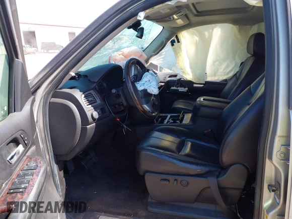 2008 GMC Sierra Denali z VIN 2GTEK638681283475, wystawiony jako IAAI lot #40102217 z przebiegiem 179 733 mil mil oraz . Historia ofert i sprzedaży dostępna na DreamBid. Obrazek 5.