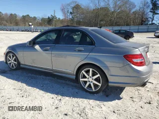 2013 Mercedes-Benz C 250 Sport z VIN WDDGF4HB8CR230272, wystawiony jako Copart lot #47411515 z przebiegiem 134 545 mil mil oraz Szkoda całkowita • Salvage title. Historia ofert i sprzedaży dostępna na DreamBid. Obrazek 2.
