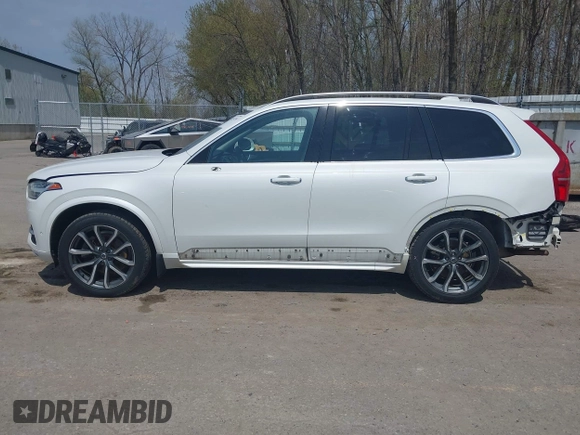 2016 Volvo XC90 T6 Momentum z VIN YV4A22PK1G1088978, wystawiony jako IAAI lot #42131256 z przebiegiem 96 710 mil mil oraz . Historia ofert i sprzedaży dostępna na DreamBid. Obrazek 15.