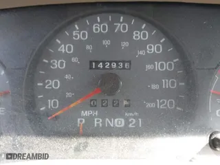 2005 Mercury Grand Marquis GS with VIN 2MEFM74W35X653175, listed as a IAAI auction lot 42005035 with 142,935 mi miles. Bid and sale history available at carsss.com. Image 7.