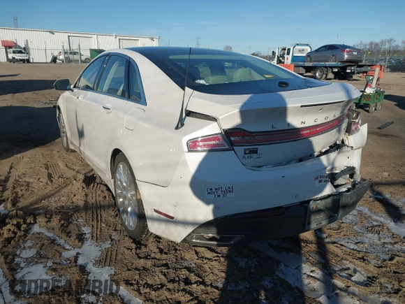 2014 Lincoln MKZ with VIN 3LN6L2GK3ER800458, listed as a IAAI auction lot 41233924 with 106,048 mi miles. Bid and sale history available at carsss.com. Image 3.