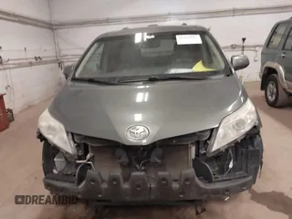 2011 Toyota Sienna XLE with VIN 5TDDK3DC0BS008343, listed as a IAAI auction lot 41444268 with 215,778 mi miles. Bid and sale history available at carsss.com. Image 12.