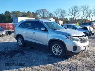 2015 Kia Sorento LX with VIN 5XYKTDA72FG606020, listed as a IAAI auction lot 41813214 with 120,294 mi miles. Bid and sale history available at carsss.com. Image 1.