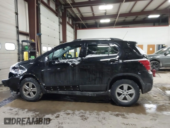 2021 Chevrolet Trax LT with VIN KL7CJPSB5MB353097, listed as a IAAI auction lot 41618376 with 98,082 mi miles. Bid and sale history available at carsss.com. Image 14.
