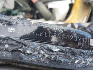 2022 Toyota Sienna XLE z VIN 5TDYRKEC8NS123217, wystawiony jako IAAI lot #42224483 z przebiegiem 73 802 mil mil oraz . Historia ofert i sprzedaży dostępna na DreamBid. Obrazek 9.