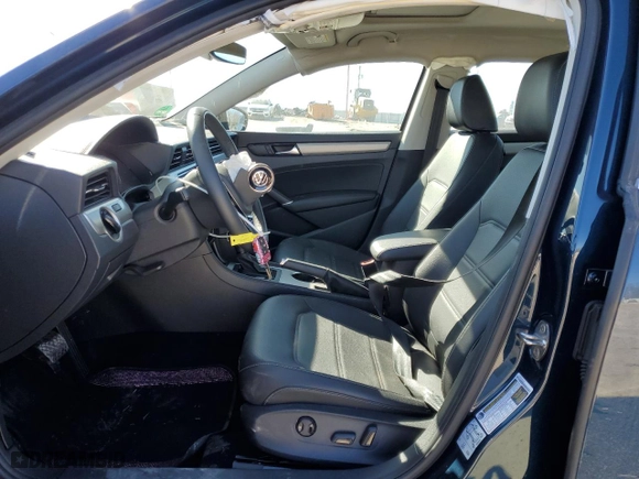 2022 Volkswagen Passat 2.0T SE with VIN 1VWSA7A33NC003744, listed as a Copart auction lot 46953595 with 32,599 mi miles and Salvage Title. Bid and sale history available at carsss.com. Image 7.