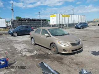 2009 Toyota Corolla z VIN 2T1BU40EX9C022039, wystawiony jako IAAI lot #42230127 z przebiegiem 131 506 mil mil oraz . Historia ofert i sprzedaży dostępna na DreamBid. Obrazek 1.
