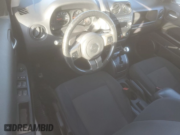 2011 Jeep Patriot Sport z VIN 1J4NT1GB8BD125411, wystawiony jako Copart lot #50415065 z przebiegiem 142 367 mil mil oraz Czysty tytuł • Clean title. Historia ofert i sprzedaży dostępna na DreamBid. Obrazek 8.