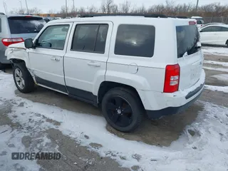 2014 Jeep Patriot Latitude with VIN 1C4NJPFA6ED502457, listed as a IAAI auction lot 41334385 with 160,600 mi miles and . Bid and sale history available at carsss.com. Image 3.