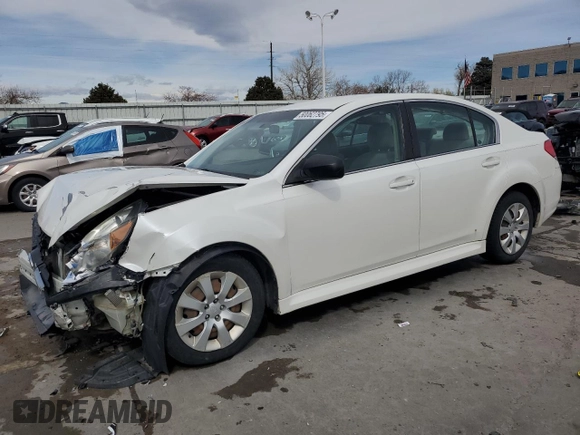 2013 Subaru Legacy 2.5i z VIN 4S3BMCA62D3040389, wystawiony jako Copart lot #50062795 z przebiegiem 181 180 mil mil oraz Szkoda całkowita • Salvage title. Historia ofert i sprzedaży dostępna na DreamBid. Obrazek 1.