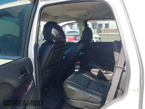 2008 Cadillac Escalade with VIN 1GYEC63818R224347, listed as a IAAI auction lot 41751039 with 240,110 mi miles. Bid and sale history available at carsss.com. Image 8.