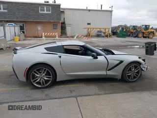 2015 Chevrolet Corvette Z51 3LT z VIN 1G1YM2D74F5114985, wystawiony jako IAAI lot #42077336 z przebiegiem 52 965 mil mil oraz . Historia ofert i sprzedaży dostępna na DreamBid. Obrazek 14.