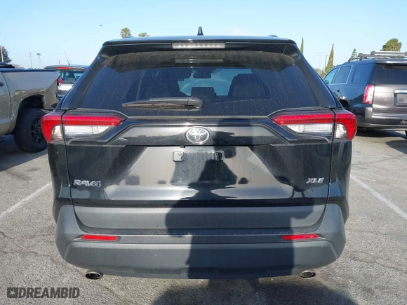 2022 Toyota RAV4 XLE with VIN 2T3W1RFV6NW202715, listed as a IAAI auction lot 41945039 with 68,129 mi miles. Bid and sale history available at carsss.com. Image 16.