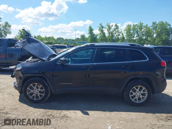 2017 Jeep Cherokee Latitude z VIN 1C4PJMCS4HW582693, wystawiony jako IAAI lot #42642337 z przebiegiem 49 839 mil mil oraz . Historia ofert i sprzedaży dostępna na DreamBid. Obrazek 14.
