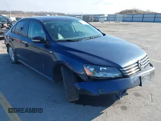 2014 Volkswagen Passat S z VIN 1VWAT7A35EC080363, wystawiony jako IAAI lot #41877154 z przebiegiem 133 146 mil mil oraz . Historia ofert i sprzedaży dostępna na DreamBid. Obrazek 1.