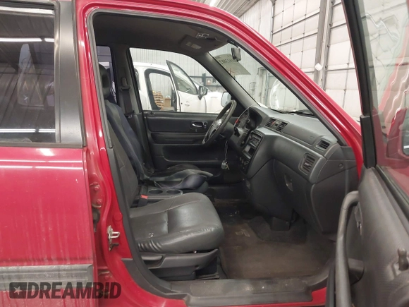 2000 Honda CR-V EX with VIN JHLRD1861YC009880, listed as a IAAI auction lot 41613882 with 238,499 mi miles. Bid and sale history available at carsss.com. Image 5.
