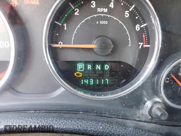 2012 Jeep Wrangler Unlimited Sport z VIN 1C4BJWDG0CL272440, wystawiony jako Copart lot #56044005 z przebiegiem 143 117 mil mil oraz Szkoda całkowita • Salvage title. Historia ofert i sprzedaży dostępna na DreamBid. Obrazek 9.