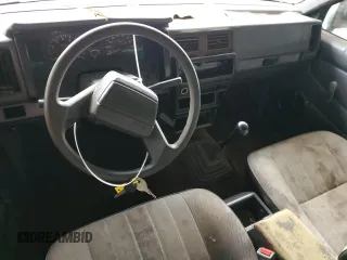 1993 Nissan Frontier z VIN 1N6SD16S1PC305038, wystawiony jako Copart lot #81405854 z przebiegiem 316 582 mil mil oraz Szkoda całkowita • Salvage title. Historia ofert i sprzedaży dostępna na DreamBid. Obrazek 8.