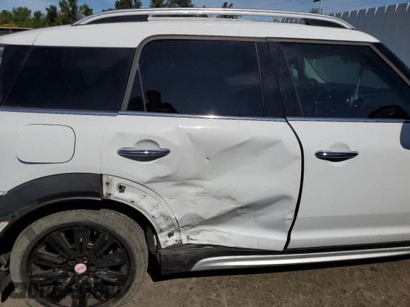 2019 MINI Countryman Cooper S with VIN WMZYT5C57K3G93622, listed as a Copart auction lot 70916044 with 33,307 mi miles and Salvage Title. Bid and sale history available at carsss.com. Image 10.