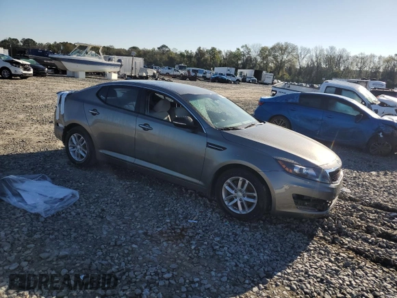 2012 Kia Optima LX z VIN 5XXGM4A7XCG077323, wystawiony jako Copart lot #50527465 z przebiegiem 194 243 mil mil oraz Szkoda całkowita • Salvage title. Historia ofert i sprzedaży dostępna na DreamBid. Obrazek 4.