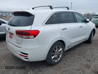 2017 Kia Sorento SX z VIN 5XYPK4A51HG300517, wystawiony jako IAAI lot #41967988 z przebiegiem 170 637 mil mil oraz . Historia ofert i sprzedaży dostępna na DreamBid. Obrazek 4.