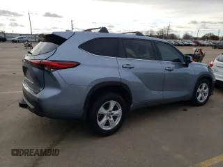 2020 Toyota Highlander LE with VIN 5TDBZRBH9LS026975, listed as a Copart auction lot 41372393 with 30,571 mi miles and . Bid and sale history available at DreamBid. Image 3.