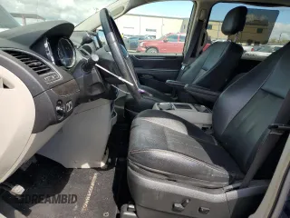 2014 Chrysler Town & Country Touring with VIN 2C4RC1BG8ER383701, listed as a Copart auction lot 70959814 with 157,180 mi miles and Salvage Title. Bid and sale history available at DreamBid. Image 7.