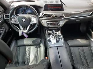 2018 BMW 7 Series 750i z VIN WBA7F0C58JGM22981, wystawiony jako Copart lot #58816625 z przebiegiem 6 213 mil mil oraz Szkoda całkowita • Salvage title. Historia ofert i sprzedaży dostępna na DreamBid. Obrazek 8.
