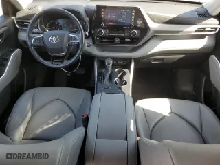 2020 Toyota Highlander XLE with VIN 5TDGZRBH1LS051035, listed as a Copart auction lot 48138015 with 49,753 mi miles and Salvage Title. Bid and sale history available at carsss.com. Image 8.