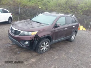 2012 Kia Sorento LX with VIN 5XYKTDA68CG303939, listed as a IAAI auction lot 41917791 with 211,086 mi miles. Bid and sale history available at carsss.com. Image 2.