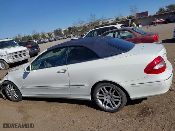 2009 Mercedes-Benz CLK-Class 3.5L with VIN WDBTK56F19T103938, listed as a IAAI auction lot 41409648 with 183,203 mi miles. Bid and sale history available at carsss.com. Image 14.