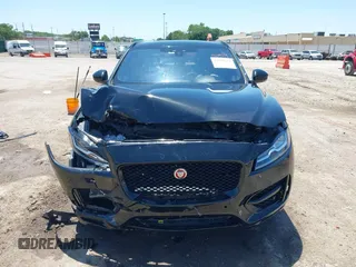2018 Jaguar F-Pace 30t R-Sport with VIN SADCL2GX3JA283772, listed as a IAAI auction lot 42309251 with 86,601 mi miles and . Bid and sale history available at DreamBid. Image 13.