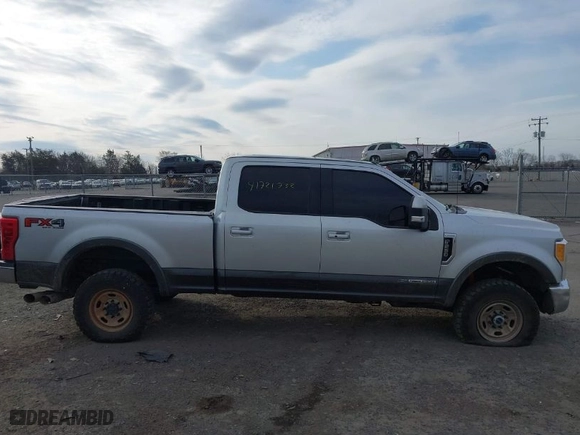 2017 Ford Super Duty F-250 SRW Lariat with VIN 1FT7W2BT2HEB50805, listed as a IAAI auction lot 41721732 with 192,857 mi miles. Bid and sale history available at carsss.com. Image 13.