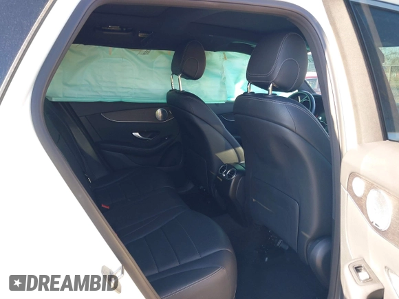 2020 Mercedes-Benz GLC 300 z VIN WDC0G8EB4LF716707, wystawiony jako IAAI lot #41695111 z przebiegiem 27 715 mil mil oraz . Historia ofert i sprzedaży dostępna na DreamBid. Obrazek 8.