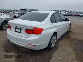 2014 BMW 3 Series 328d z VIN WBA3D3C51EK157071, wystawiony jako IAAI lot #42431879 z przebiegiem 108 655 mil mil oraz . Historia ofert i sprzedaży dostępna na DreamBid. Obrazek 4.