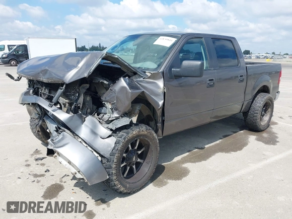 2005 Ford F-150 XLT with VIN 1FTPW12525KC03172, listed as a IAAI auction lot 42139841 with 125,258 mi miles. Bid and sale history available at carsss.com. Image 2.