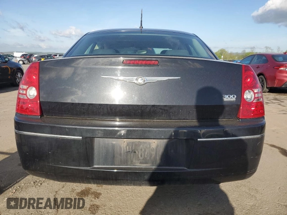 2008 Chrysler 300 Touring with VIN 2C3LA53G18H118599, listed as a Copart auction lot 54828895 with 81,263 mi miles and Salvage Title. Bid and sale history available at carsss.com. Image 6.