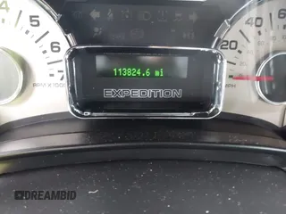 2013 Ford Expedition Limited с VIN 1FMJU1K58DEF53023, выставлен на аукционе IAAI как лот 41719645 с пробегом 113 824 миль миль и . История ставок и продаж доступна на DreamBid. Изображение 15.